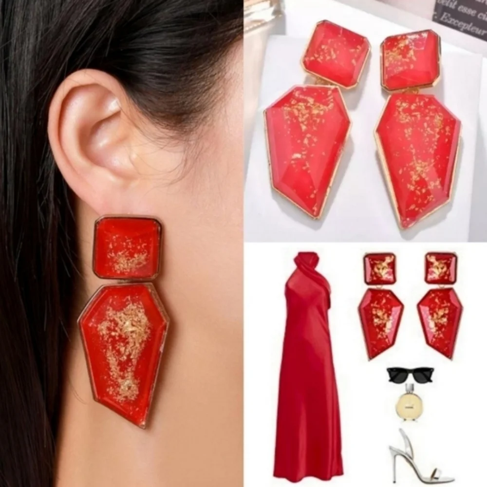 🧚Host Pick - NWT Oversized Red Gold Flake Geometric Gold Drop Earrings